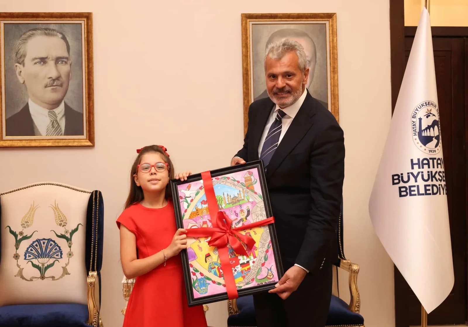 Minik Ressam Asya’nın Süper Kahramanı: Başkan Öntürk